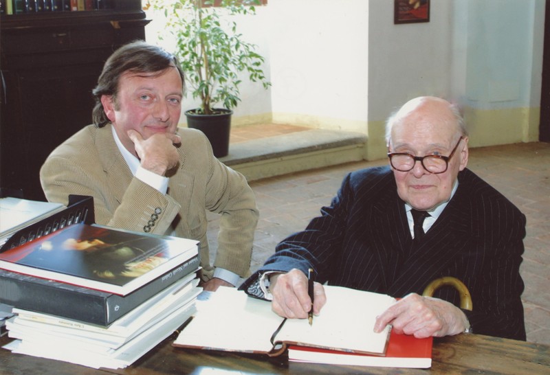 F.Petrucci e Sir Denis Mahon, visita alla mostra I Volti del Potere, 21.4.2004