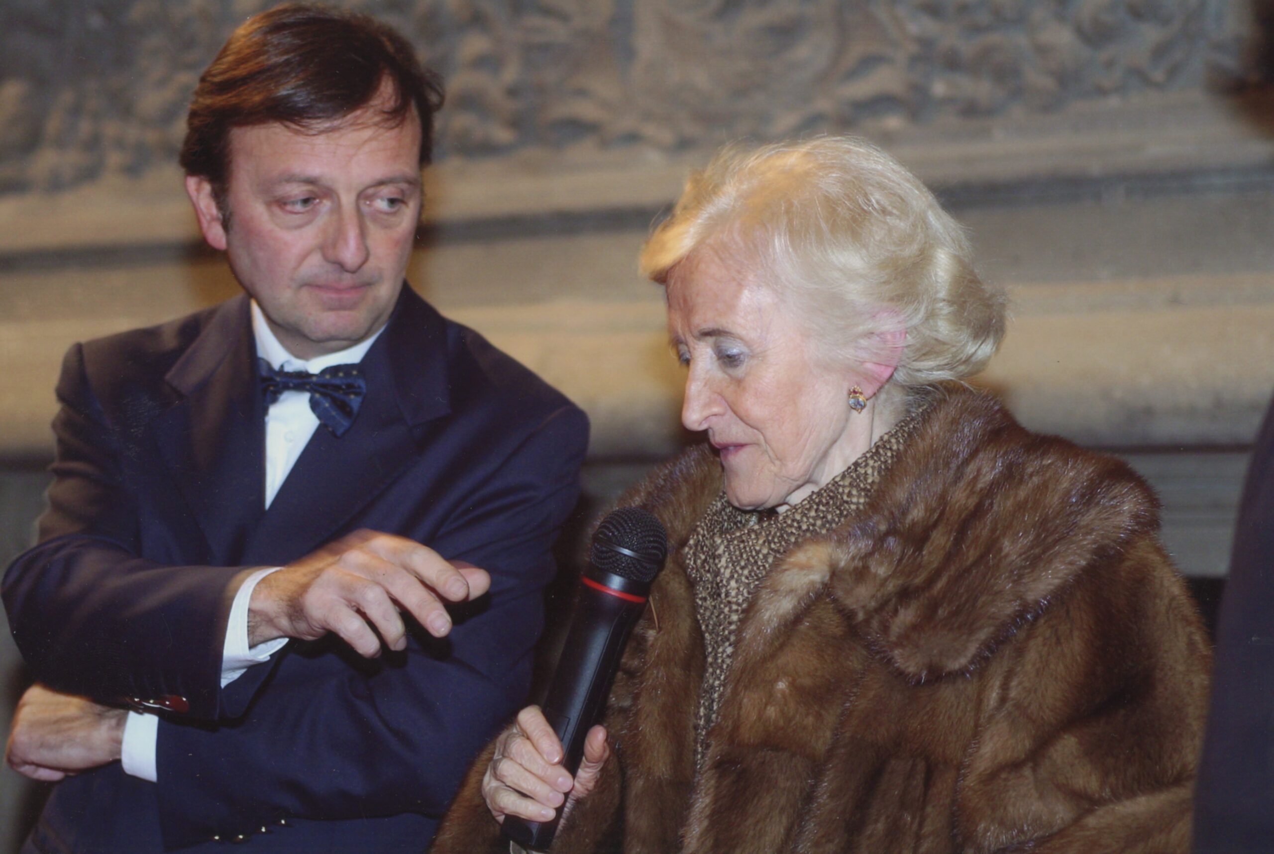 F.Petrucci e Mina Gregori, inaug. mostra La Schola del Caravaggio, 12.10.2006